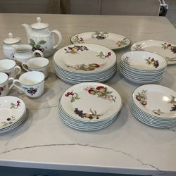 Royal Dalton (Made In England) Fruit Pattern China Collection. 