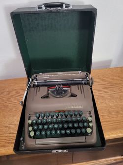 1950s Smith Corona Type Writer