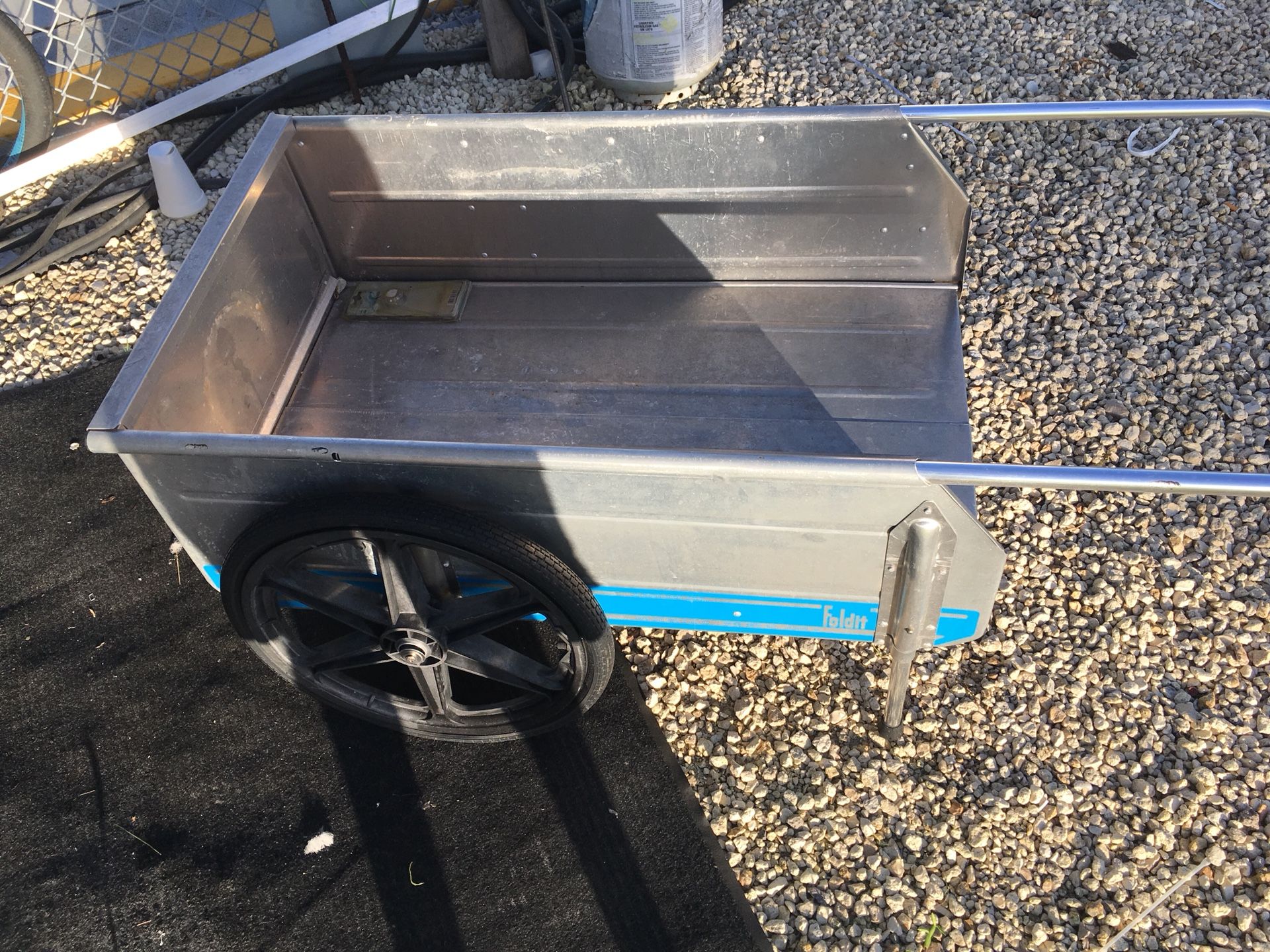 Folding dock cart