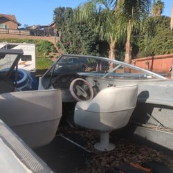 2000 maxum 4.3 merccruzer 18 ft  title in hand