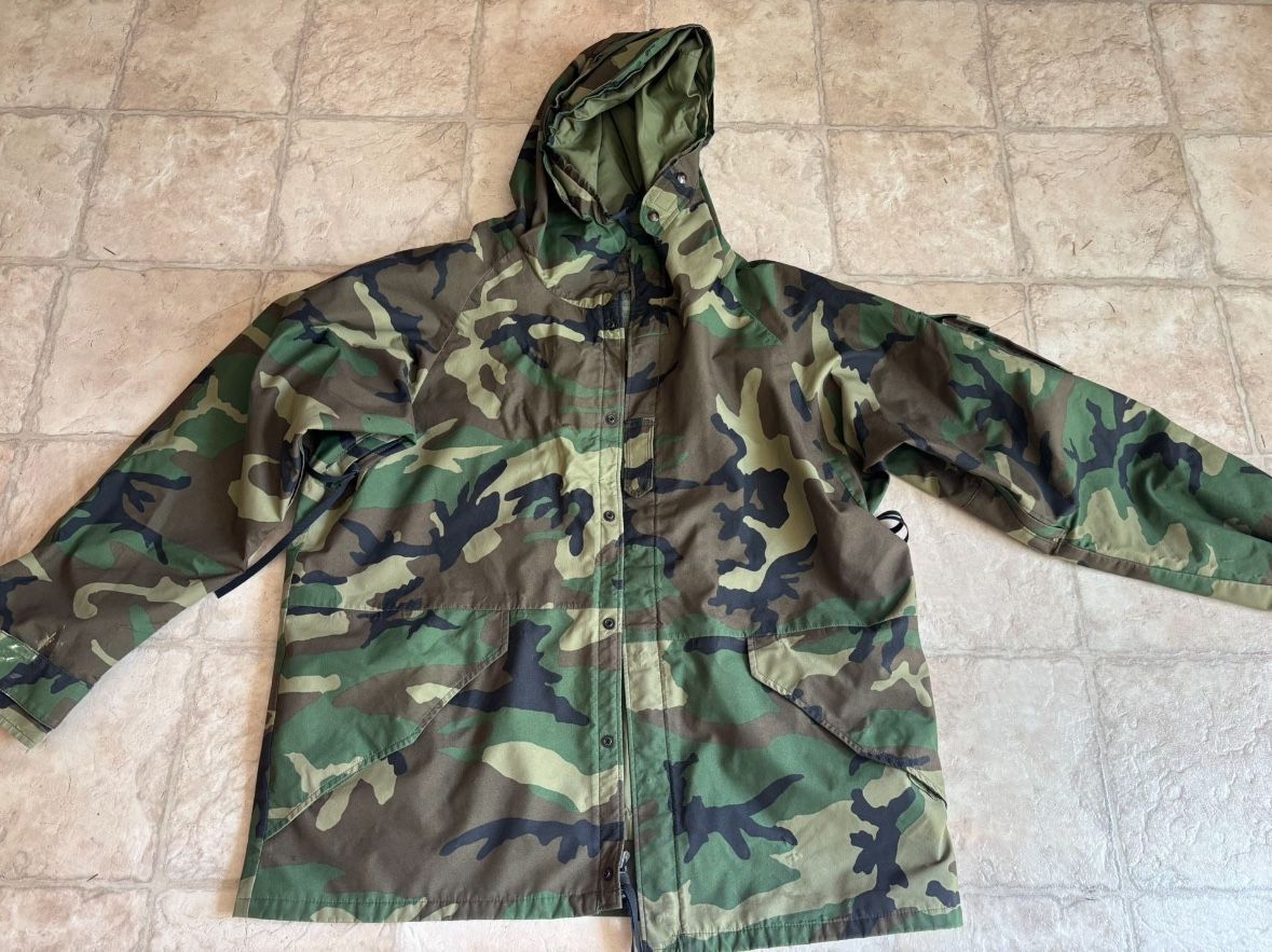 Military Surplus GoreTex Parkas, M81 Woodland and ABU Gray Green