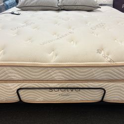 King Mattress (Saatva Classic 14.5 )& Platform Adjustable Base 