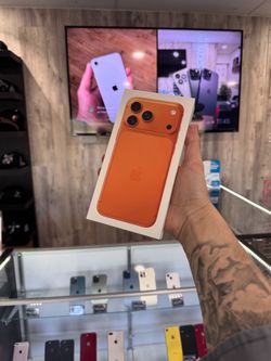 Brand New iPhone 17 Pro Max 256 GB - Orange Cosmic (Unlocked for any Carrier) + 90 Days Warranty
