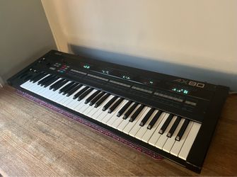 Akai AX80 eight voice polyphonic synthesizer vintage synth