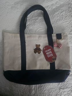 Tabby bear tote bag