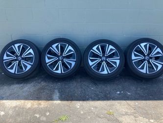 Mercedes Benz C-class 18 inch wheels and tires