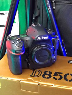 Nikon D850 DSLR Camera Pro-Bundle Special
