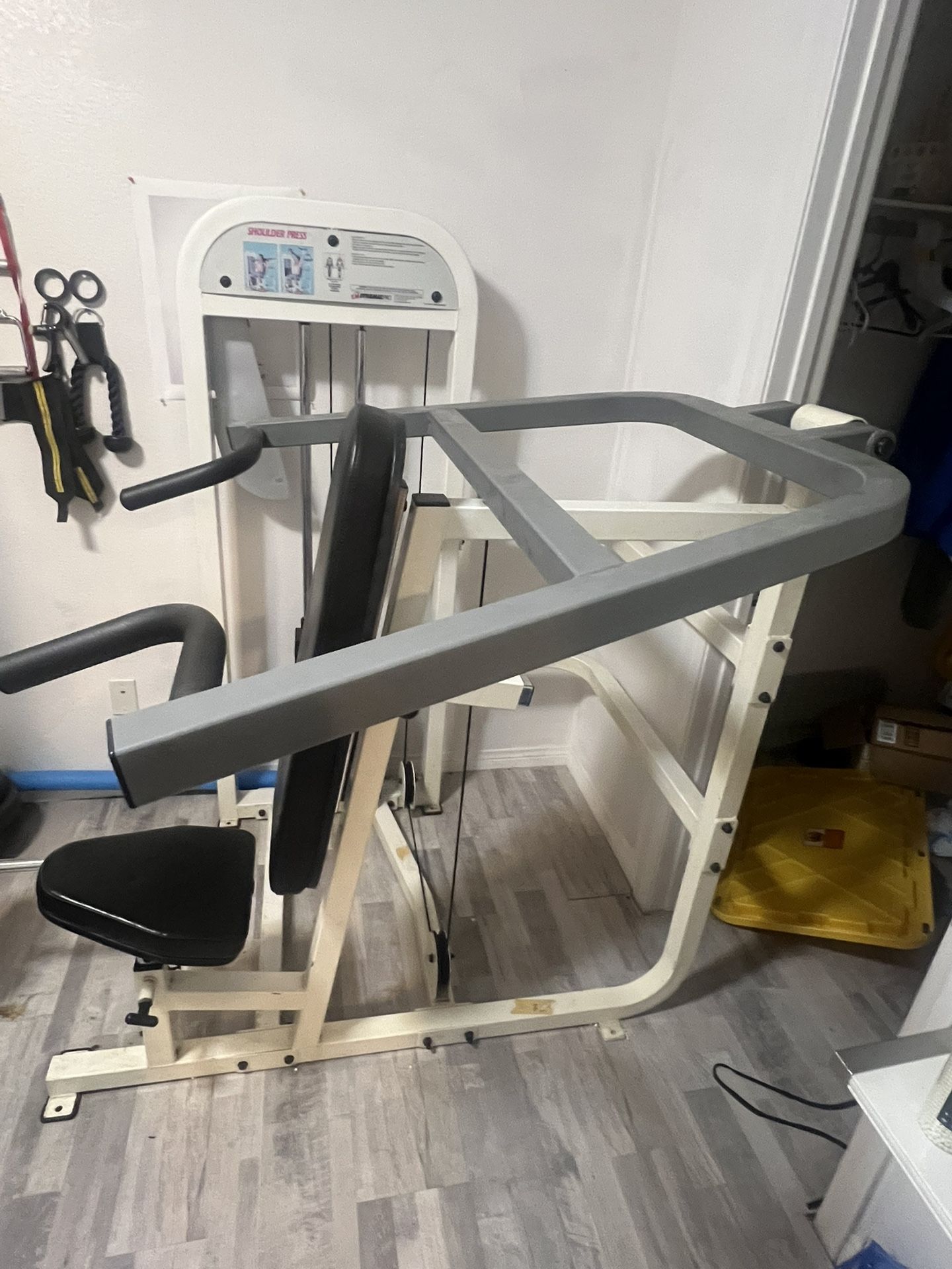 Shoulder Press Machine