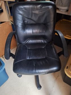 Swivel computer game chair