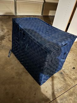 Blue laced hamper