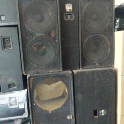 4 Yamaha S215V Dual 15" Speakers With A Pair Of Empty Dual 18" Yamaha S218V Subwoofer Cabinets 
