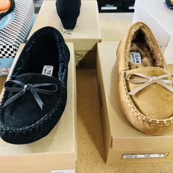 Beautiful Woman Shoes $13