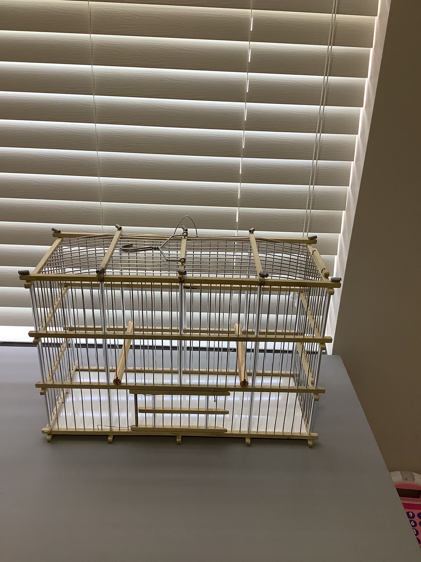 * Jaula Para Pajaros * NUEVA SIN USAR * HECHA A MANO * ALTA CALIDAD * Ideal Para Finches , Canarios , Tomeguines . NUEVA SIN USAR .