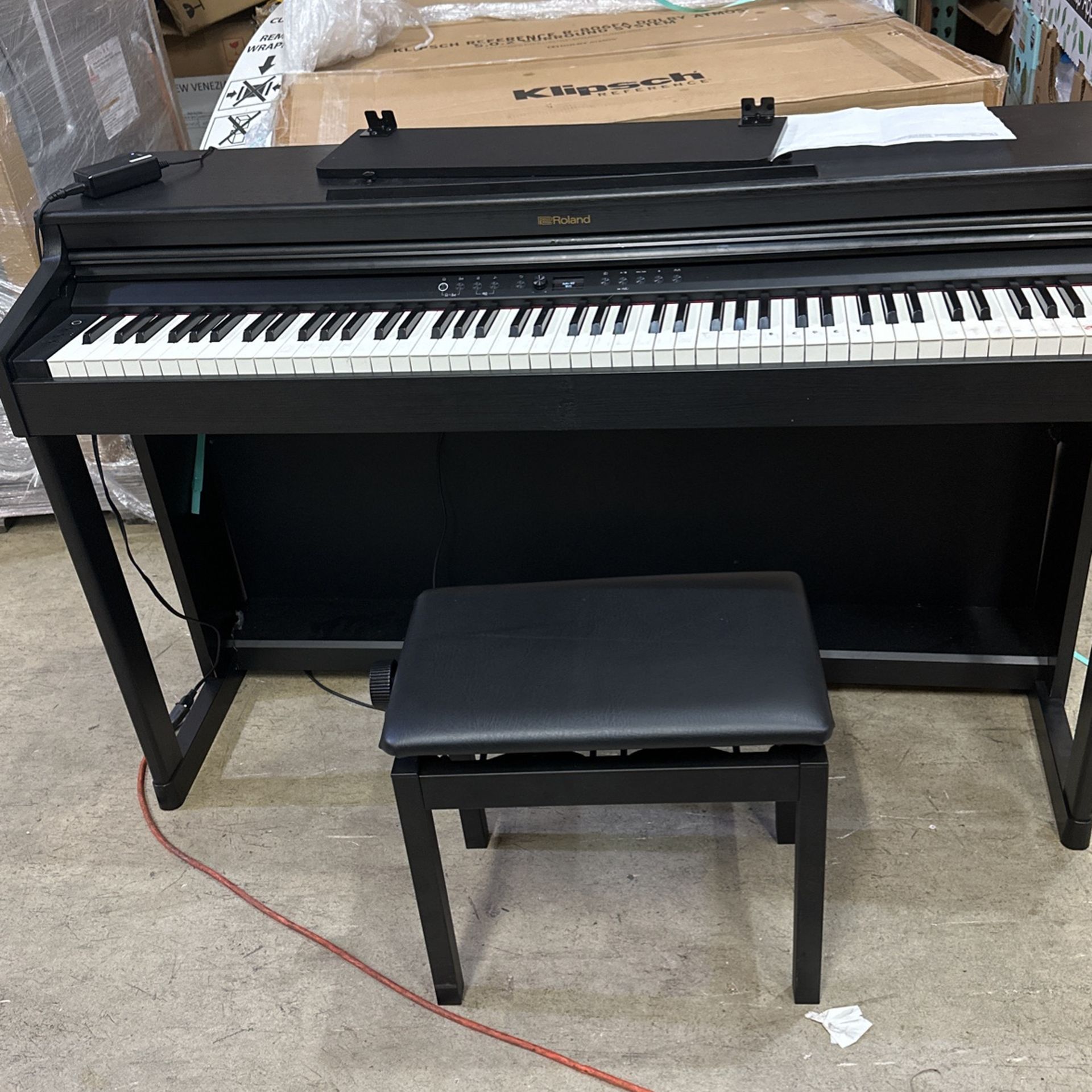 Roland RP750 Digital Piano Bundle
