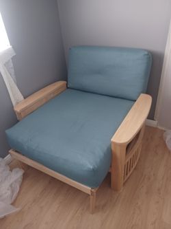 Seat/Sleeper Futon