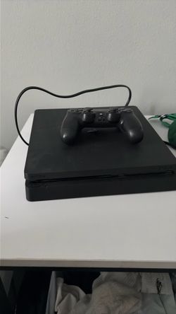 PS4 slim with controller