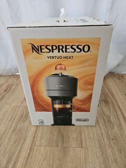 White Nespresso "Virtuo Next" from DeLonghi "Excellent Condition"