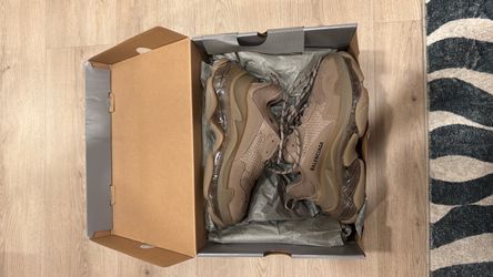 Balenciaga Triple S Chunky Sneakers Women’s Size 8 Beige Nude Like New w/ Box