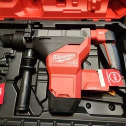 Milwaukee
M18 FUEL ONE-KEY 18V Lithium-Ion Brushless Cordless 1-3/4 in. SDS-MAX Rotary Hammer (Tool-Only)