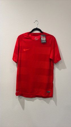 Nike Men’s Dri -Fit Training Soccer T Shirt. Sz L Red.