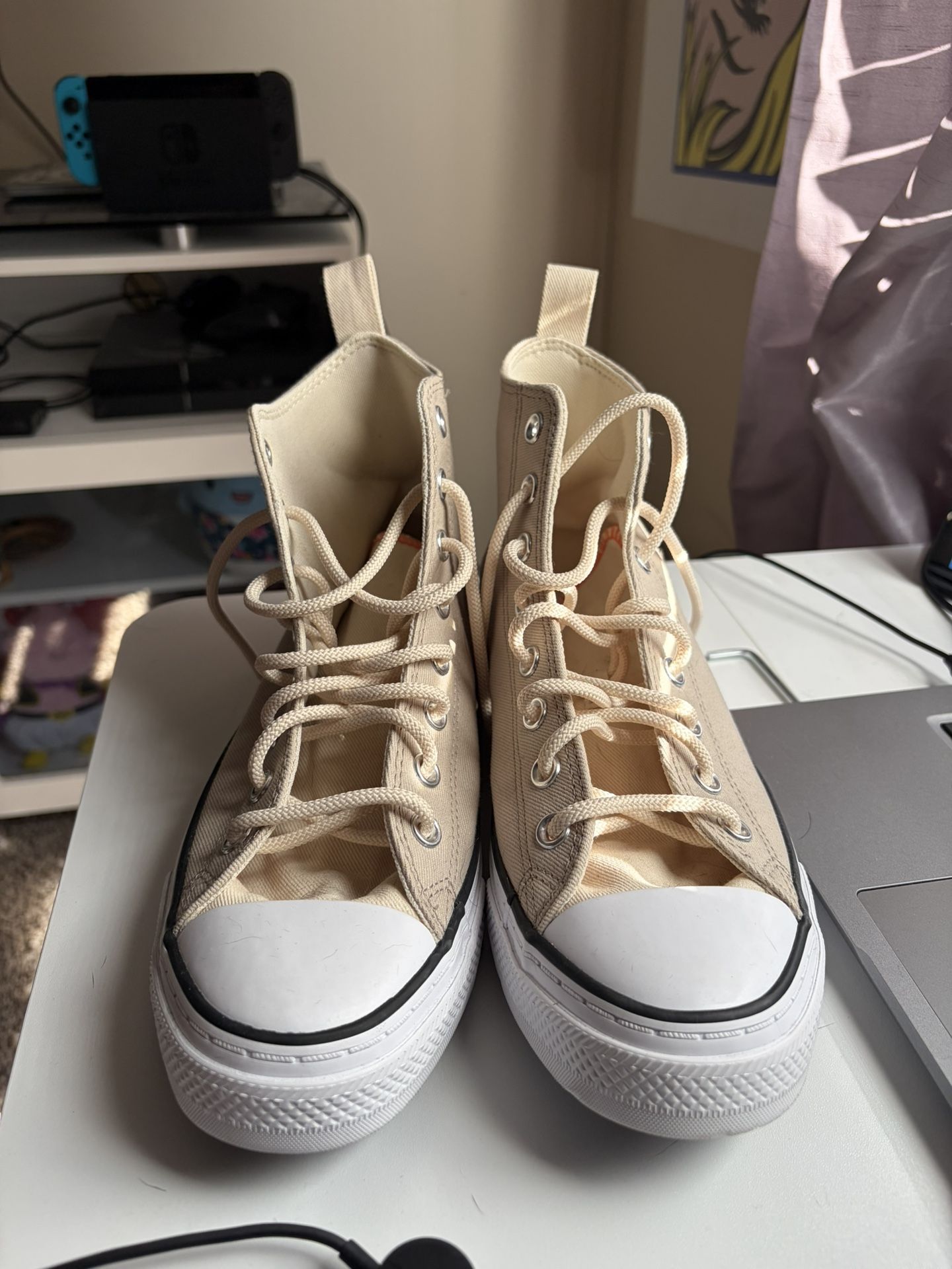 Converse Size 8.5 