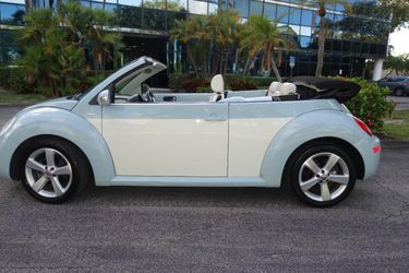 2010 Volkswagen New Beetle