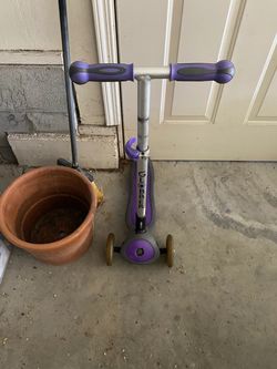 Globber Light Up Adjustable Scooter .