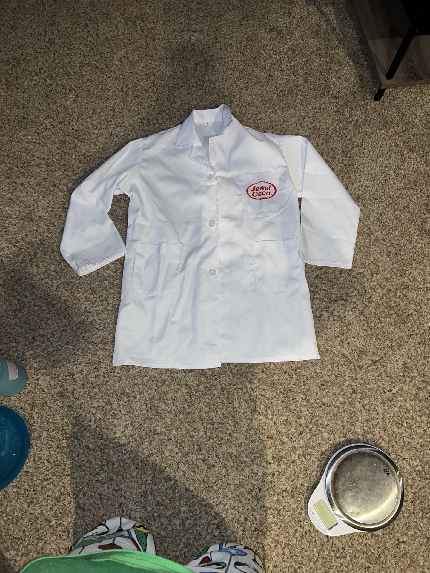 Jewel Osco Grocery White Employee Uniform Shirt Jacket Smock Size Large. Very minor mark see pics, has not been washed so may come out
