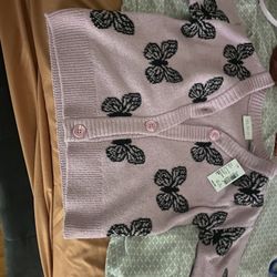 Girls Sweater Size 5-6 Asking $10