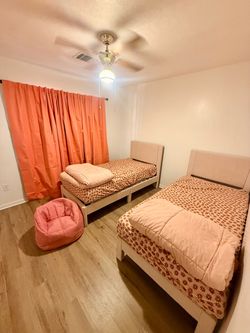 2 girls twin beds w/ mattress n covers n beanbag
