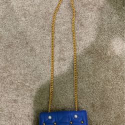 Gucci small handbag (tags off but never used)