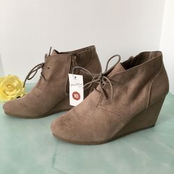 Taupe Wedge Heels, Size 10