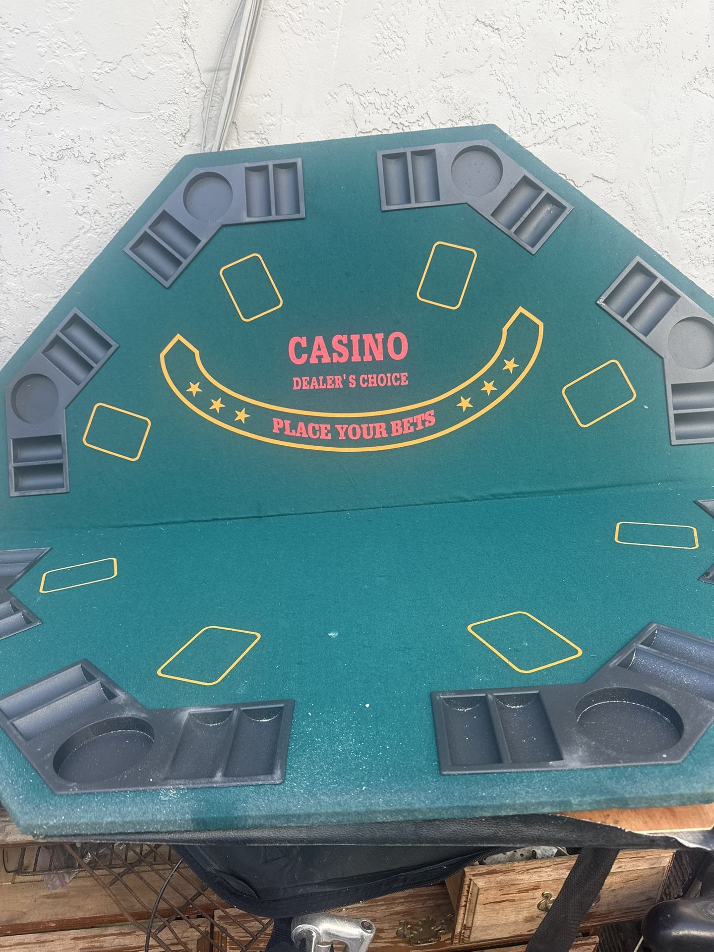 poker table