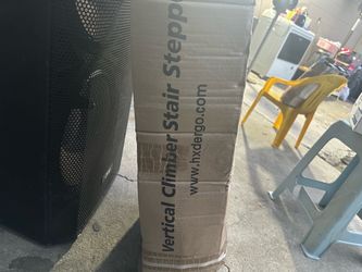 Vertical climber stair stepper