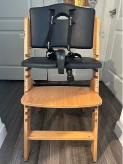 Adjustable Wooden High Chair – Excellent Condition