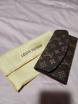 Female Louis Vuituion Wallet for Sale in Queens, NY - OfferUp