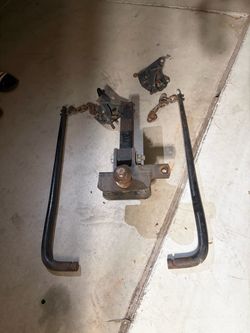 Rv weight distribution hitch system