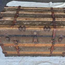 OLD TRAVEL CHEST
