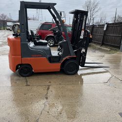 For sale a Nissan MCPL02A25LV  forklift. 5000lb lift capacity,triple mast, side shift. It is in good working condition.