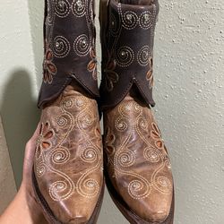 Golden guns women's leather western boots  snip toe  embroidery and crystal, Size 6