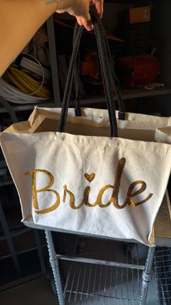 Wedding marry me sign and Mr and Mrs w/tote