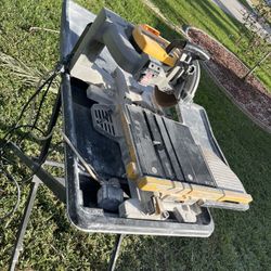 Dewalt 10 in. Wet Tile Saw