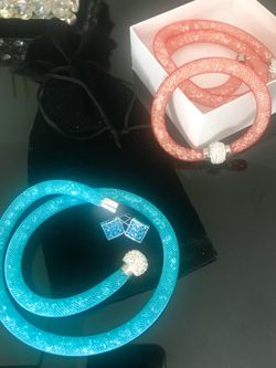 🎁🎄Two crystal-filled necklaces 👌🏻( coral or turquoise )