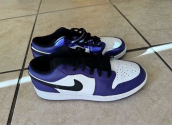 Jordan 1 low court purple white (GS) size 6.5 in Gteat condition