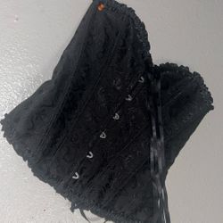 Black Large Lace Corset With Design And Ruffled Fringe 