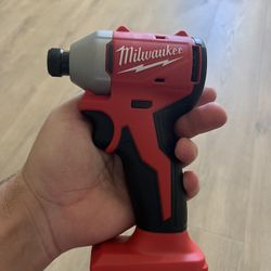 Milwaukee M18 18V Lithium-Ion Brushless Cordless 1/4 in. Compact Impact Driver (Tool Only) 