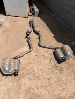 Dodge Challenger exhaust