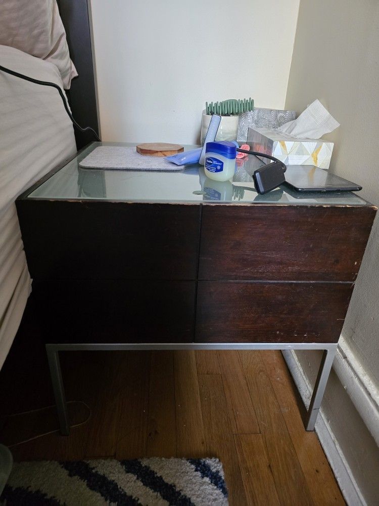 Nightstand/ End Table Wooden Sides Glass Panel Top Metal Legs
