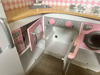Kids play kitchen