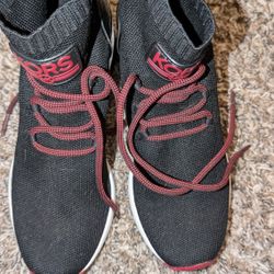 Michael Kors Skyler Lace up Bootie / Sneakers 1.5 inch Wedge Red/ Black size3. 5 Youth 